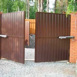 Монтаж распашных ворот